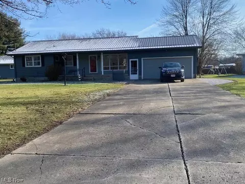 6515 Woodview, Leavittsburg, OH 44430
