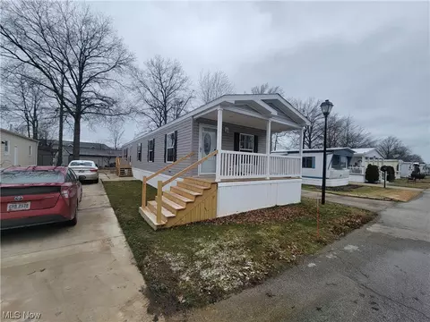 266 Chelsea Dr, Willoughby, OH 44094