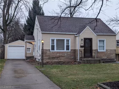 270 Maplecrest St SW, North Canton, OH 44720