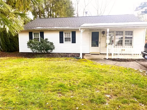 1942 Glenwood Dr, Twinsburg, OH 44087