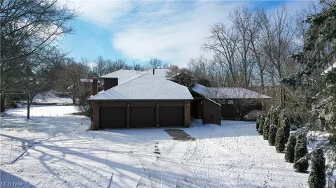 2780 Cobble Creek Ln, Akron, OH 44333