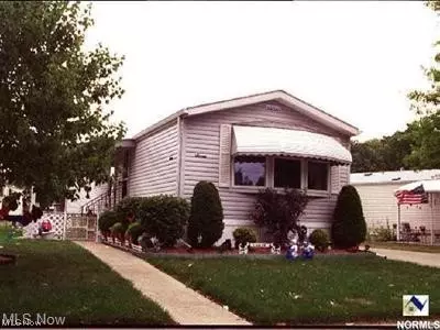 7 Brightwood Ln, Olmsted Twp, OH 44138