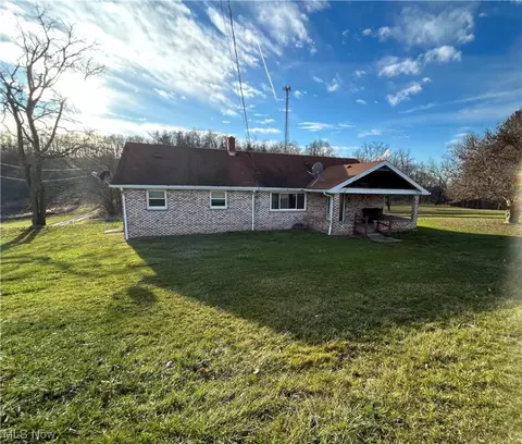 2613 Genteel Ridge Rd, Wellsburg, WV 26070