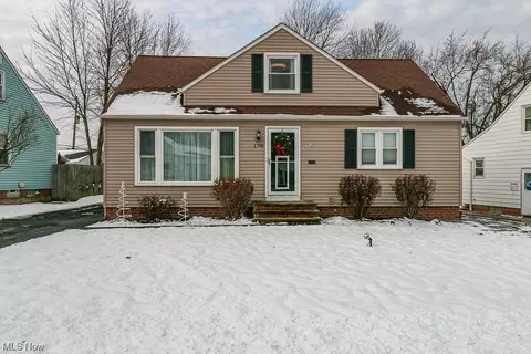 1746 Mayfair Blvd, Mayfield Heights, OH 44124