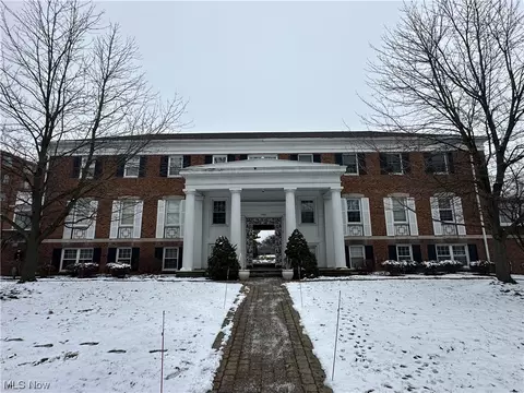19801 Van Aken Blvd #A2, Shaker Heights, OH 44122