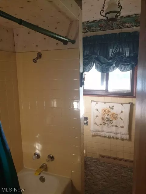 1597 Hyde Park, Akron, OH 44310 photo 5