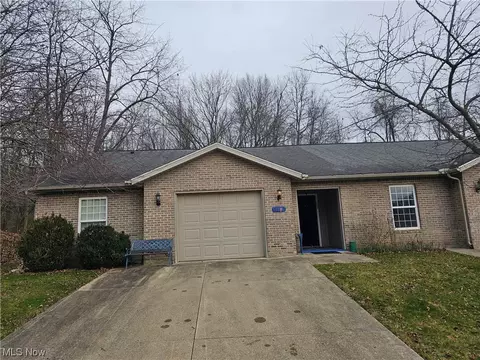 200 Knollton, Millersburg, OH 44654