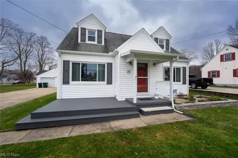 2030 Faye Rd, Akron, OH 44306