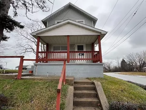 827 E 6th St, Ashtabula, OH 44004