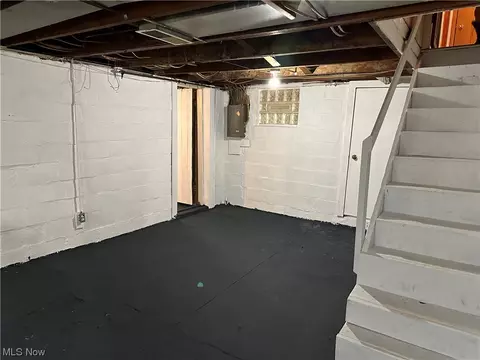 2275 Emerald Dr, Akron, OH 44312 photo 16