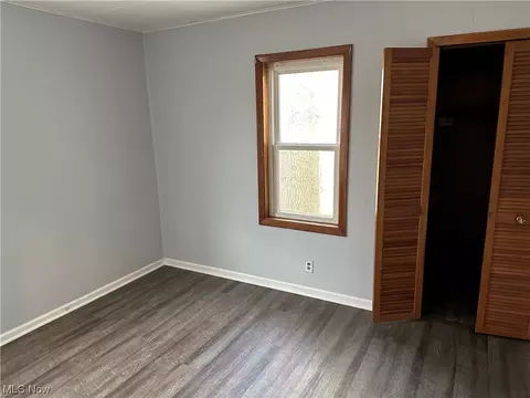 2275 Emerald Dr, Akron, OH 44312 photo 14