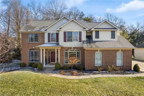 1532 Sperry Ln SE, North Canton, OH 44709