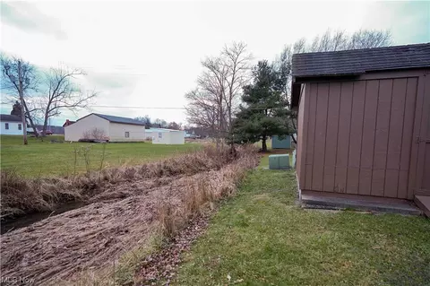 156 Oakwood Dr, Beloit, OH 44609 photo 5