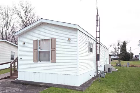 156 Oakwood Dr, Beloit, OH 44609 photo 2