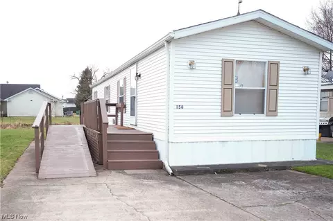 156 Oakwood Dr, Beloit, OH 44609