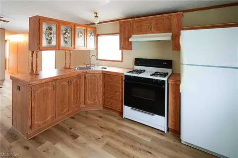 156 Oakwood Dr, Beloit, OH 44609 photo 14