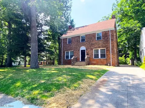 2140 Reyburn Rd, Cleveland Heights, OH 44112