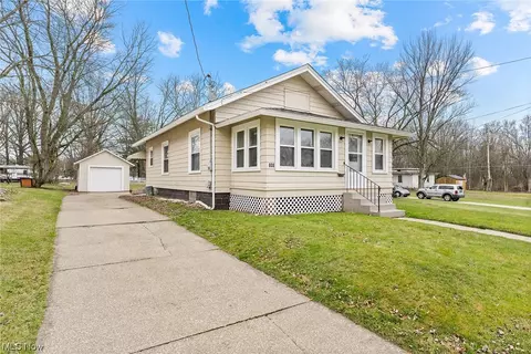 808 W Oak St, Orrville, OH 44667