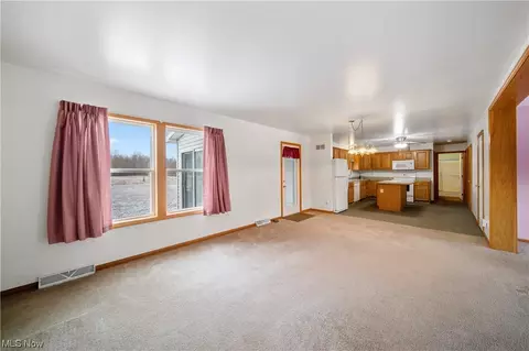 6037 Gerald Rd, Saybrook, OH 44004 photo 5