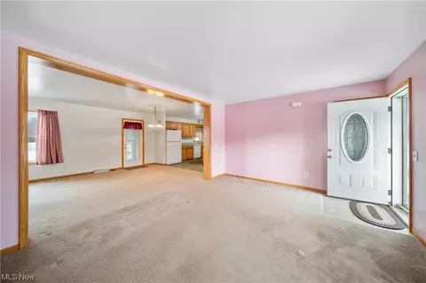 6037 Gerald Rd, Saybrook, OH 44004 photo 3