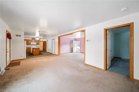 6037 Gerald Rd, Saybrook, OH 44004 photo 4