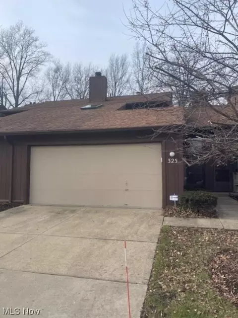 325 Katey Rose Ln #325, Euclid, OH 44143