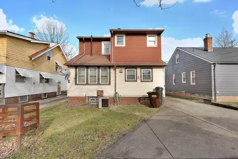 Exterior - 8007 Snow Rd, Parma, OH 44129 photo 3 of 3