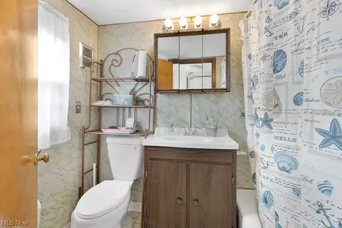 Bath - 8007 Snow Rd, Parma, OH 44129 photo 1 of 2