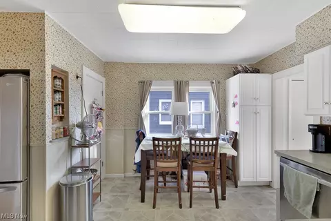 Dining - 8007 Snow Rd, Parma, OH 44129 photo 1 of 1