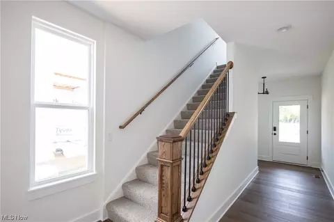 Entry Way - 9190 Ledge View Ter, Broadview Heights, OH 44147 photo 2 of 3