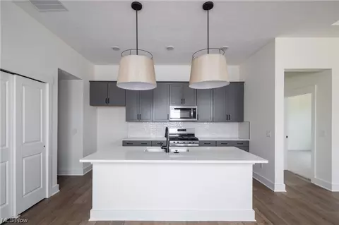Kitchen - 9190 Ledge View Ter, Broadview Heights, OH 44147 photo 1 of 3