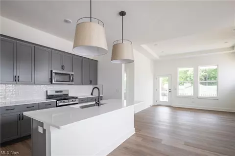 Kitchen - 9190 Ledge View Ter, Broadview Heights, OH 44147 photo 2 of 3