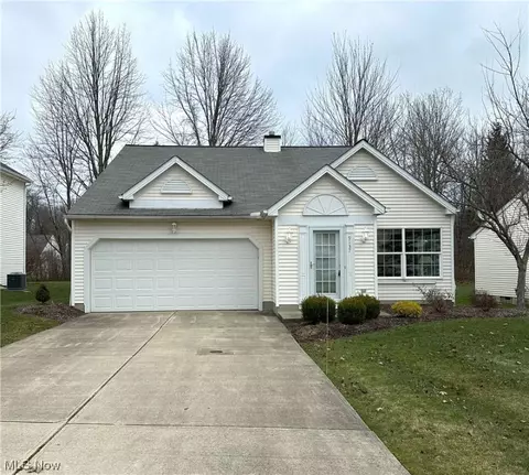 9137 Fern Cv E, Olmsted Falls, OH 44138