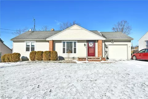 430 Powers Ave, Girard, OH 44420