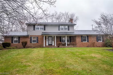1128 Las Olas NW, North Canton, OH 44720