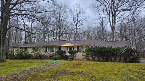 2835 Forest, Willoughby Hills, OH 44094 photo 11