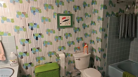2835 Forest, Willoughby Hills, OH 44094 photo 8