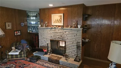 2835 Forest, Willoughby Hills, OH 44094 photo 6