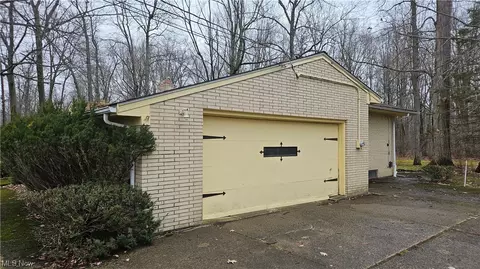 2835 Forest, Willoughby Hills, OH 44094 photo 13