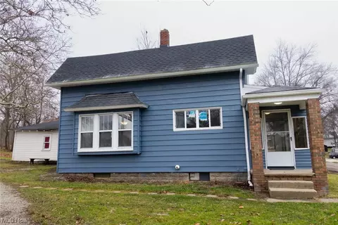 15 S 2nd St, Rittman, OH 44270