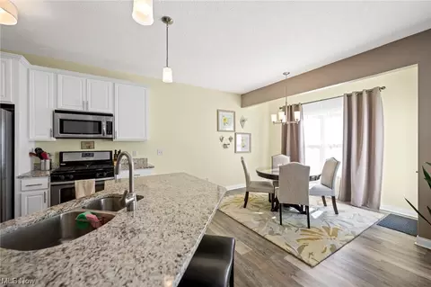 160 Larimar Dr, Willowick, OH 44095 photo 7