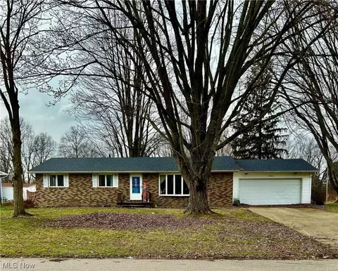 5844 Hoover Blvd, Lorain, OH 44053