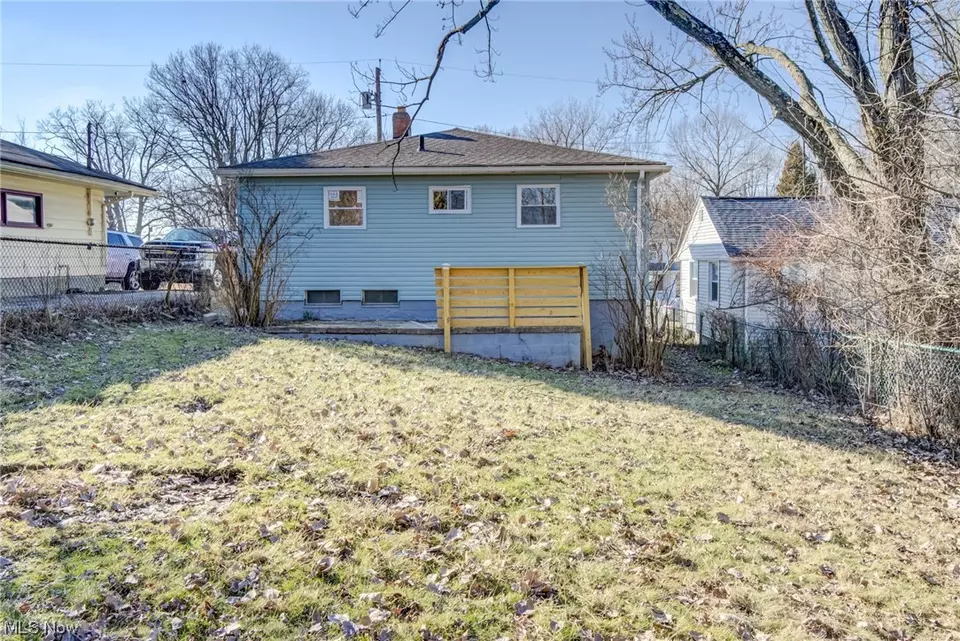 Exterior - 4687 E 177th St, Cleveland, OH 44128 photo 6 of 8