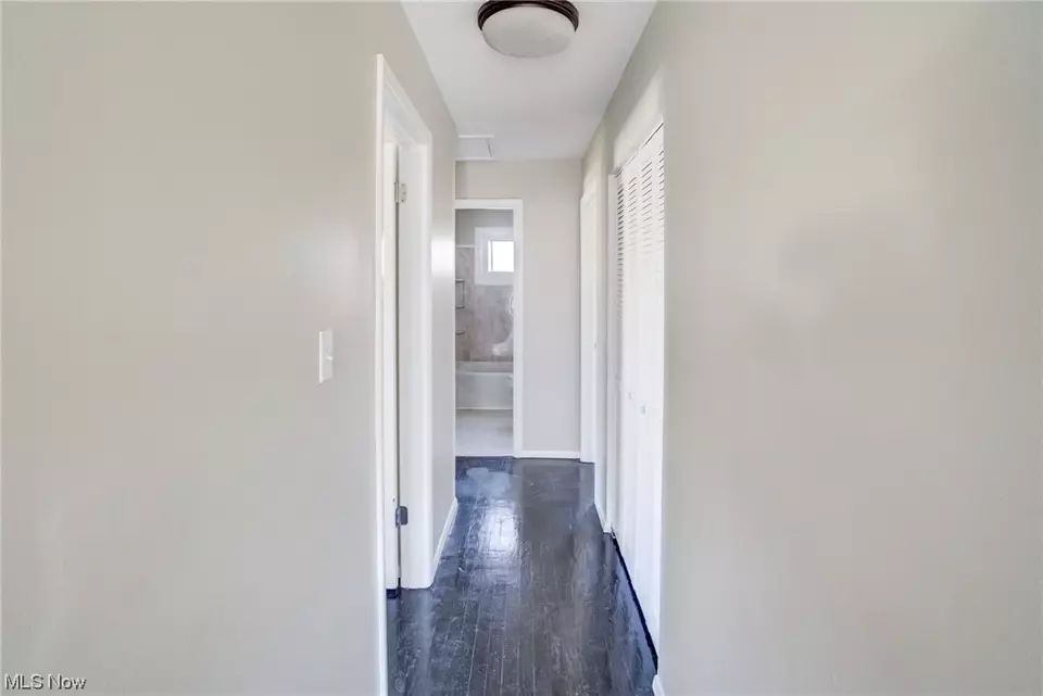 Entry Way - 4687 E 177th St, Cleveland, OH 44128 photo 1 of 1