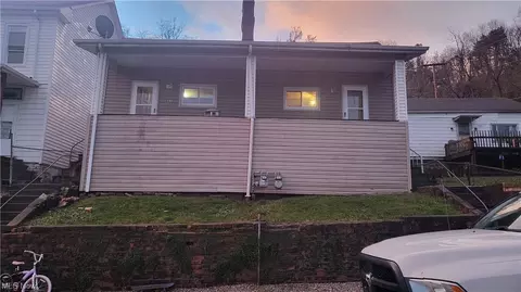 4685-4687 Harrison St, Bellaire, OH 43906