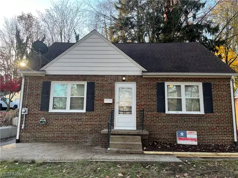 120 Pfeiffer Ave, Akron, OH 44312