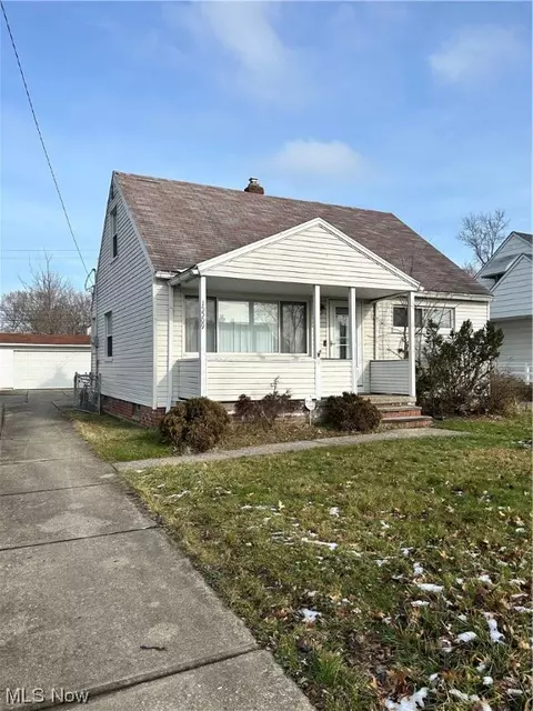 15509 Walvern Blvd, Maple Heights, OH 44137