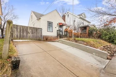 4811 Gifford, Cleveland, OH 44144