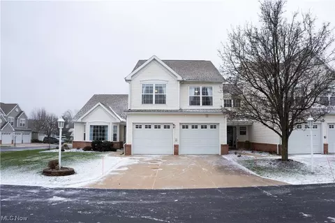 1414 Camden Ridge Blvd, Akron, OH 44312