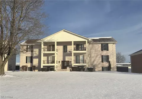 816 Pearson Cir #2, Boardman, OH 44512